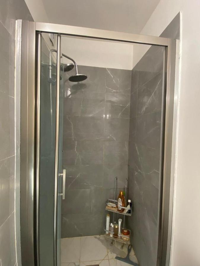 Appartement Ensoleille, Central Et Tout Equipe Avec Vue Tour Eiffel Et Pantheon Paris Eksteriør billede